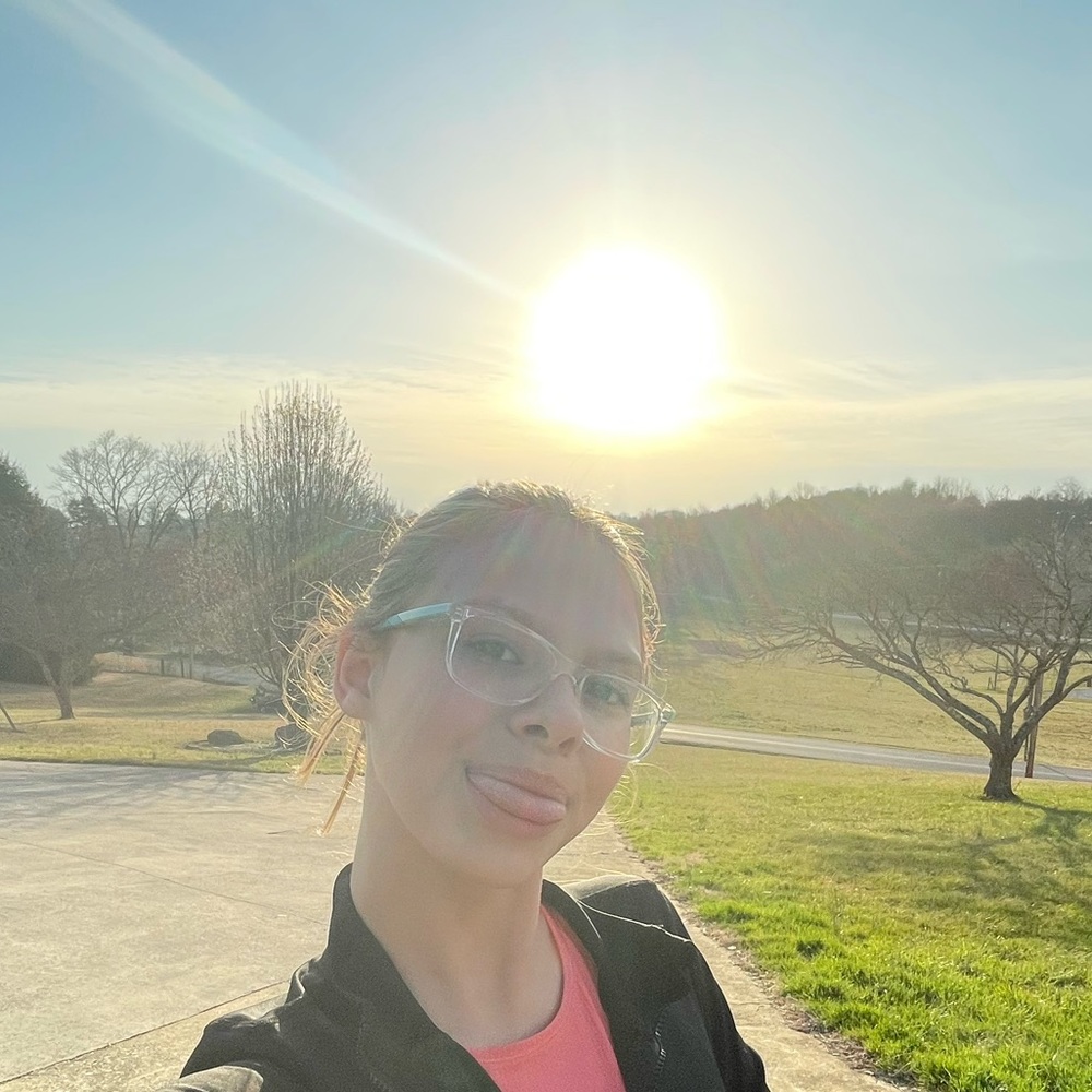 Meet your Posher, Raegan